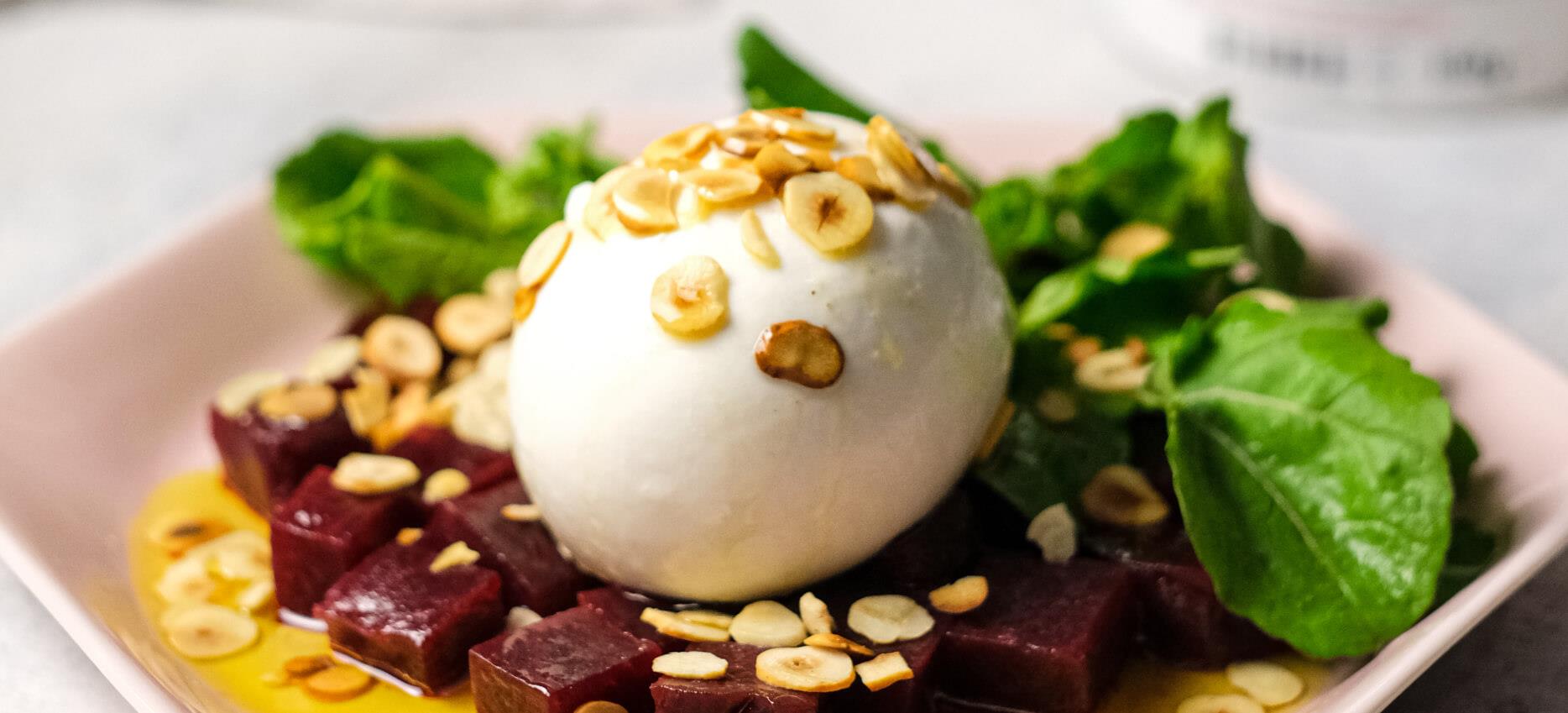 Organik Renkli Pancarlı Burrata